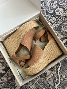 Marc Fisher Annie Platform Sandal